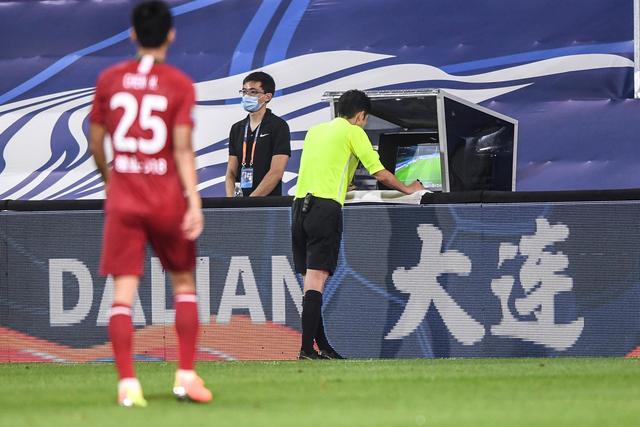 兰多夫：新秀时因为不知道合同有体重激励 超标1磅损失50万刀奖金